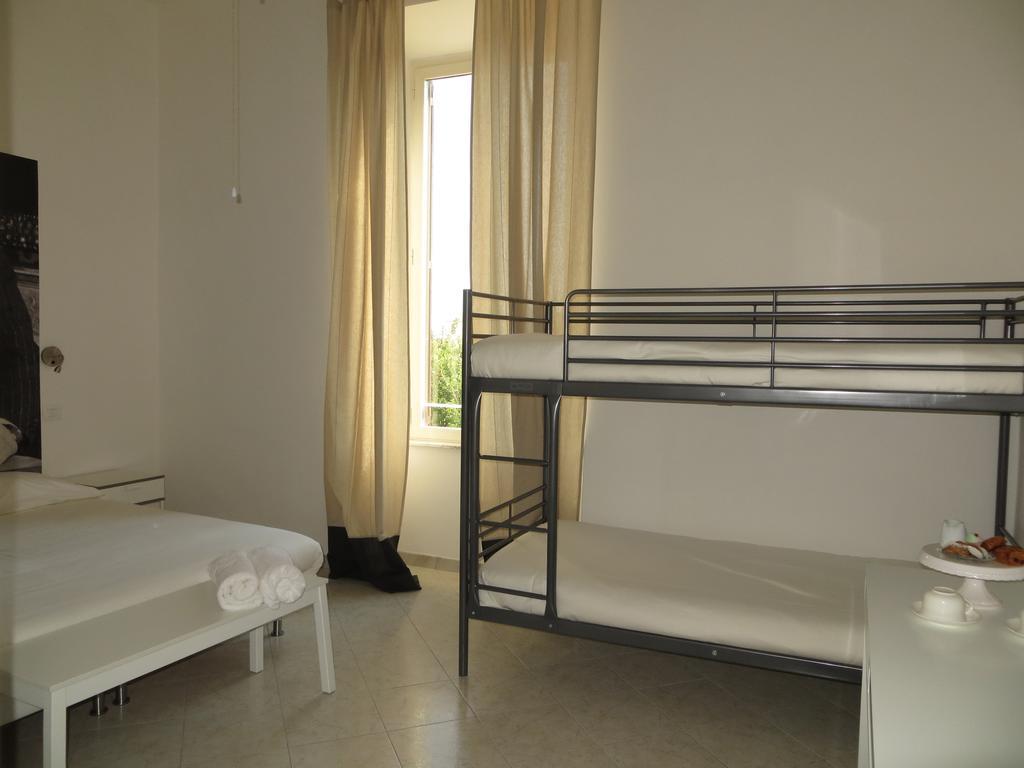 5 Rooms Affittacamere Civitavecchia Δωμάτιο φωτογραφία